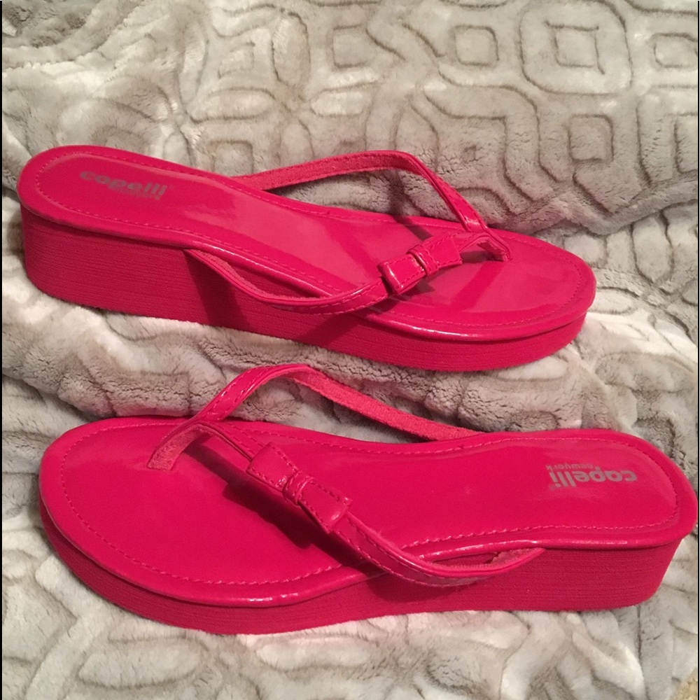 Capelli New York flip flops